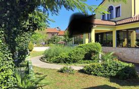 3 odalılar şehir içinde müstakil ev 600 m² Umag'da, Hırvatistan. 1,850,000 €