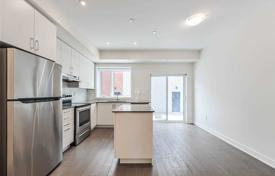 10 odalılar konak North York'da, Kanada. C$1,446,000