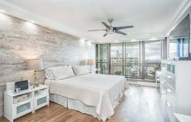 2 odalılar daire Etobicoke'de, Kanada. C$1,108,000