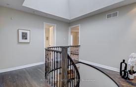 10 odalılar şehir içinde müstakil ev North York'da, Kanada. C$2,281,000