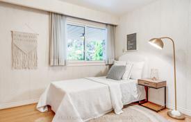 5 odalılar şehir içinde müstakil ev North York'da, Kanada. C$2,685,000