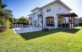 Villa – Pinecrest, Florida, Amerika Birleşik Devletleri. 2,300,000 €