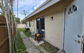Şehir içinde müstakil ev – North Lauderdale, Broward, Florida,  Amerika Birleşik Devletleri. $375,000