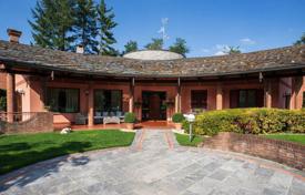 10 odalılar villa 700 m² Guanzate'de, İtalya. 1,450,000 €