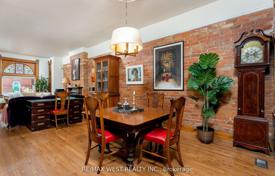 7 odalılar konak Old Toronto'da, Kanada. C$2,335,000