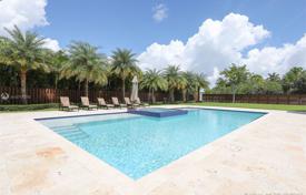 Villa – Miami, Florida, Amerika Birleşik Devletleri. $4,100,000