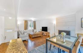 7 odalılar şehir içinde müstakil ev North York'da, Kanada. C$2,221,000