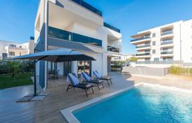 5 odalılar şehir içinde müstakil ev 207 m² Porec'te, Hırvatistan. 899,000 €