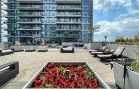 2 odalılar daire The Queensway'da, Kanada. C$919,000