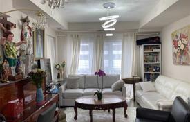 5 odalılar daire Scarborough'da, Kanada. C$830,000