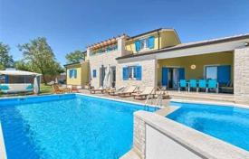 6 odalılar şehir içinde müstakil ev 187 m² Istria County'da, Hırvatistan. 585,000 €