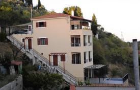 Şehir içinde müstakil ev – Thessalia Sterea Ellada, Yunanistan. 350,000 €