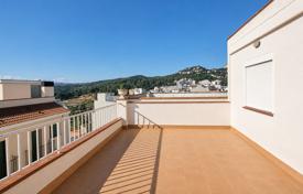 6 odalılar şehir içinde müstakil ev 214 m² Lloret de Mar'da, İspanya. 425,000 €