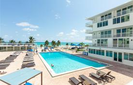 Şehir içinde müstakil ev – Miami sahili, Florida, Amerika Birleşik Devletleri. $750,000