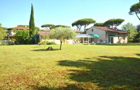 4 odalılar villa Pietrasanta'da, İtalya. 8,300 € haftalık