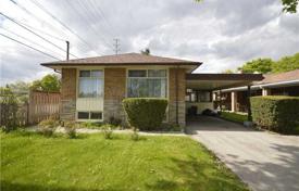 10 odalılar şehir içinde müstakil ev Etobicoke'de, Kanada. C$1,315,000