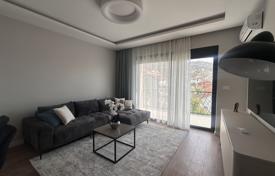 3 odalılar daire 82 m² Tivat (city)'da, Karadağ. 290,000 €