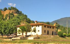 6 odalılar villa 2100 m² Arezzo'da, İtalya. 1,250,000 €