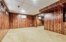 4 odalılar şehir içinde müstakil ev Etobicoke'de, Kanada. C$2,342,000