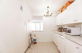 6 odalılar daire North York'da, Kanada. C$724,000