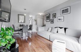 8 odalılar şehir içinde müstakil ev North York'da, Kanada. C$1,632,000
