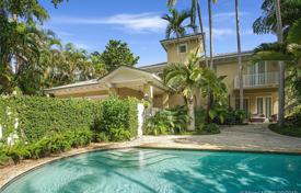 8 odalılar villa 526 m² Miami'de, Amerika Birleşik Devletleri. 2,535,000 €