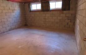 3 odalılar şehir içinde müstakil ev Etobicoke'de, Kanada. C$1,179,000