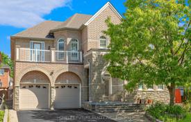14 odalılar şehir içinde müstakil ev Scarborough'da, Kanada. C$2,459,000