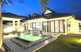 3 odalılar villa 330 m² Thalang'da, Tayland. $563,000
