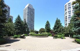 3 odalılar daire Lake Shore Boulevard West'da, Kanada. C$864,000