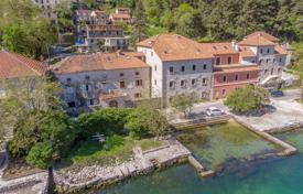 Villa – Prčanj, Kotor, Karadağ. 745,000 €
