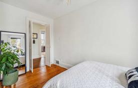 4 odalılar şehir içinde müstakil ev York'da, Kanada. C$1,755,000