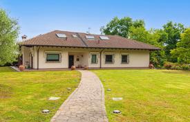 17 odalılar villa Oleggio Castello'da, İtalya. 1,950,000 €
