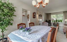 9 odalılar şehir içinde müstakil ev North York'da, Kanada. C$1,879,000
