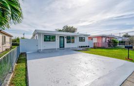 3 odalılar şehir içinde müstakil ev 181 m² Miami'de, Amerika Birleşik Devletleri. $725,000