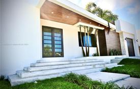 4 odalılar şehir içinde müstakil ev 191 m² Miami'de, Amerika Birleşik Devletleri. $945,000