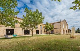 Villa – Arles, Bouches-du-Rhône, Provence - Alpes - Cote d'Azur,  Fransa. 3,150,000 €