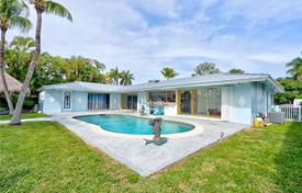 Şehir içinde müstakil ev – Hallandale Beach, Florida, Amerika Birleşik Devletleri. $3,392,000