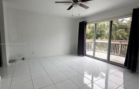 3 odalılar şehir içinde müstakil ev 219 m² Florida'da, Amerika Birleşik Devletleri. $728,000