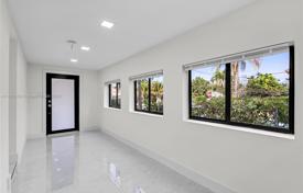 3 odalılar şehir içinde müstakil ev 159 m² Miami'de, Amerika Birleşik Devletleri. $850,000