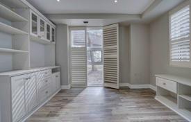6 odalılar daire Scarborough'da, Kanada. C$722,000