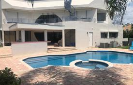 Villa – Hallandale Beach, Florida, Amerika Birleşik Devletleri. $2,490,000