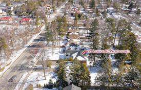 8 odalılar şehir içinde müstakil ev Scarborough'da, Kanada. C$1,851,000