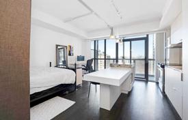 3 odalılar daire Charles Street East'da, Kanada. C$805,000