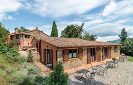 Villa – Castiglione del Lago, Umbria, İtalya. 1,390,000 €