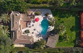 Villa – Mougins, Cote d'Azur (Fransız Rivierası), Fransa. 2,650,000 €