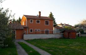 8 odalılar şehir içinde müstakil ev 184 m² Medulin'de, Hırvatistan. 635,000 €
