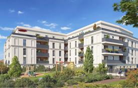 New residential complex with apartments Ile-de-France'de, Fransa. Min.302,000 €