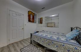8 odalılar daire North York'da, Kanada. C$932,000