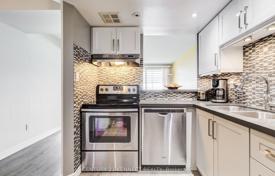 5 odalılar daire Scarborough'da, Kanada. C$693,000